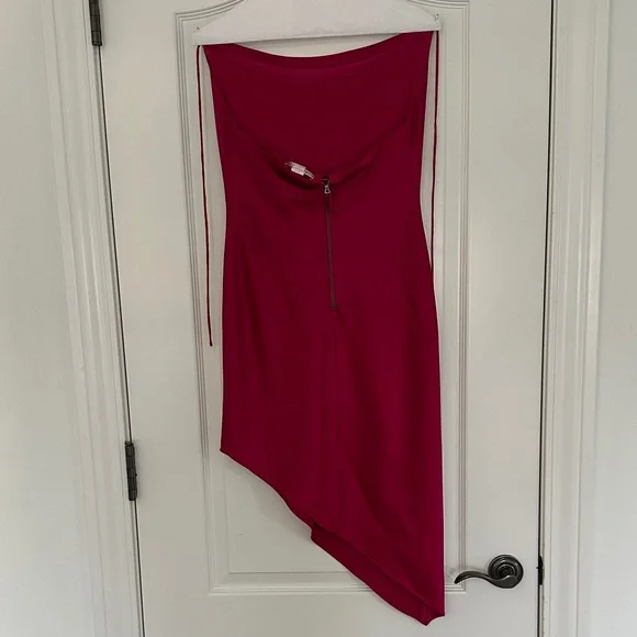 Alice + Olivia Assymetrical Dress - Picture 3 of 4